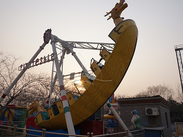 Precautions for the use of amusement pirate ship tires