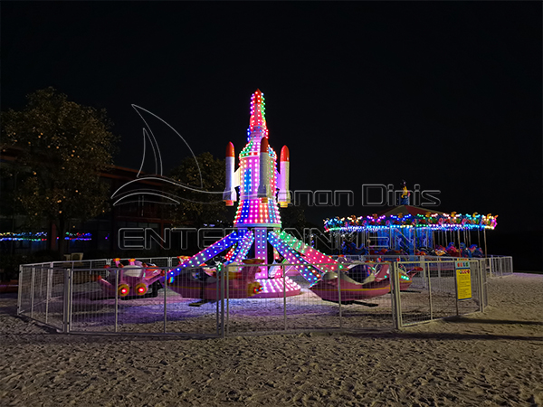 Precautions for the use of outdoor amusement equipment cockpit