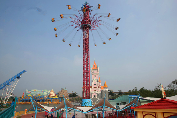 Precautions for riding thrilling large-scale amusement equipment