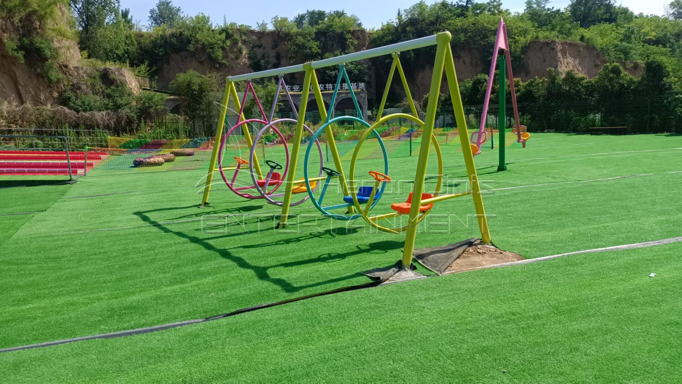 Outdoor amusement equipment suitable for children aged 3-8